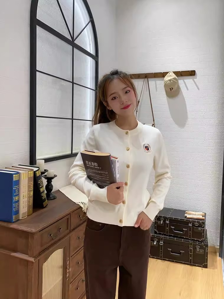 Korean Style Cropped Cardigan Sweater Women Long Sleeve Knit Lightweight Outerwear - Image 2