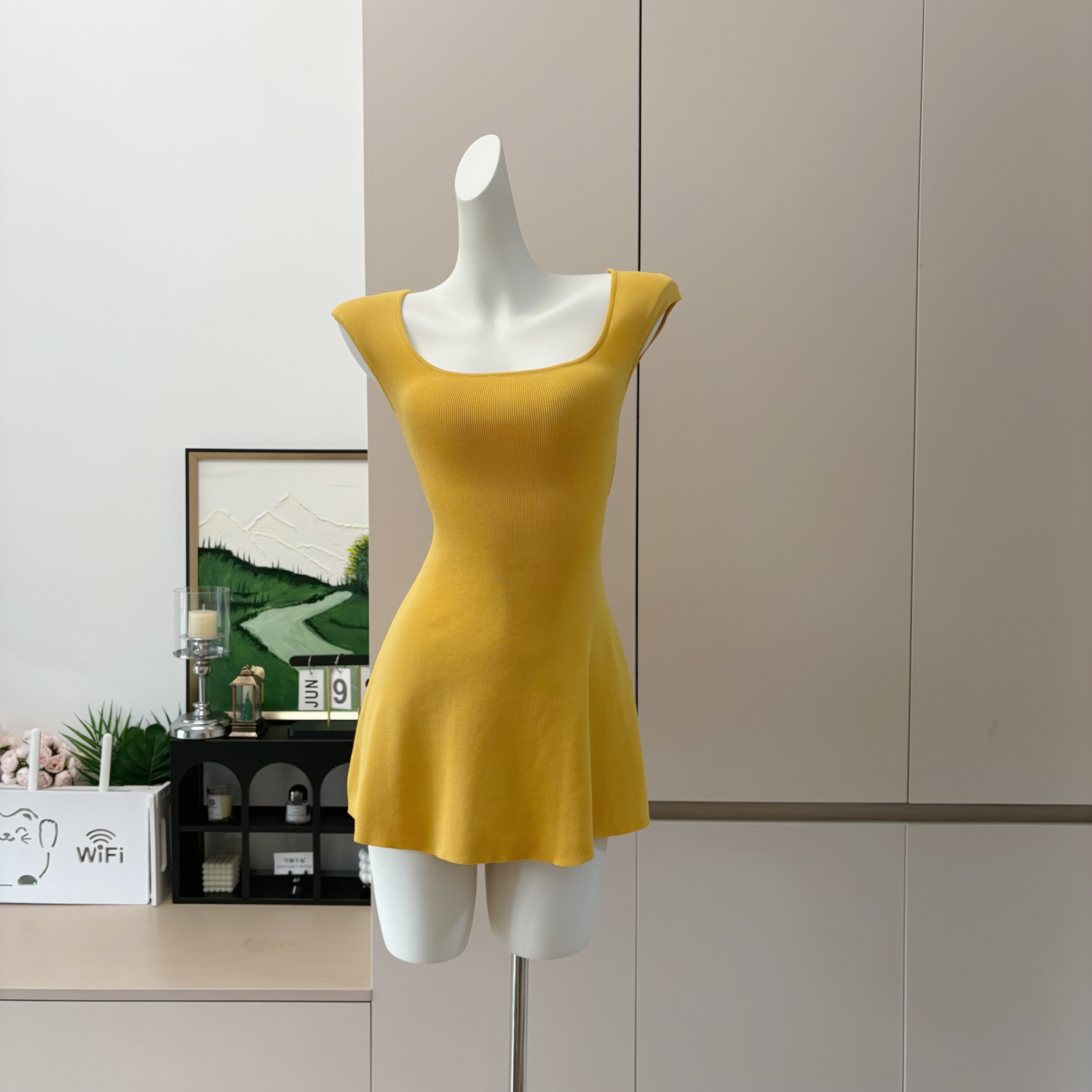 Slimming U-Neck Sleeveless Knit Bodycon Dress for Women - Image 4