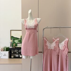 Sexy Lace Panel V-Neck Bodycon Dress with Waist Cinching Design